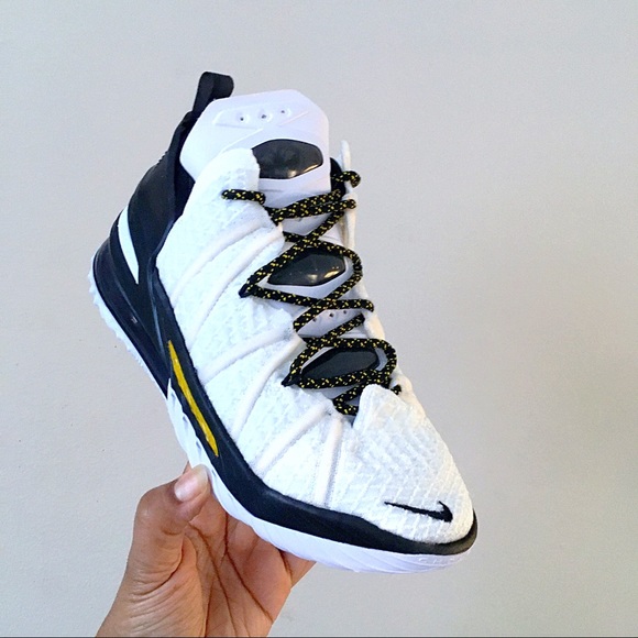 Nike LeBron 18 Basketball Shoes - Picture 3 of 7